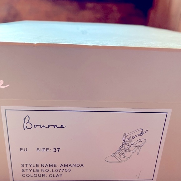 Bourne designer sandal - Picture 4 of 6